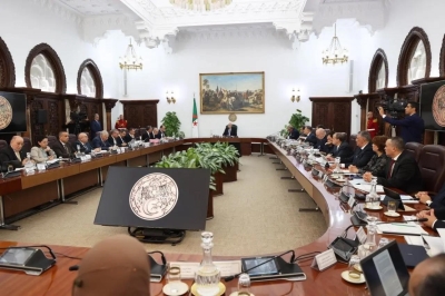  رئيس الجمهورية يأمر بالشروع في تصدير فوسفات منجم بلاد الحدبة خلال مارس2027
